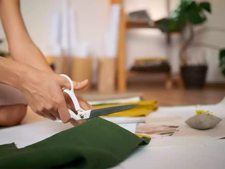 Measuring and cutting a woven fabrics for sample making